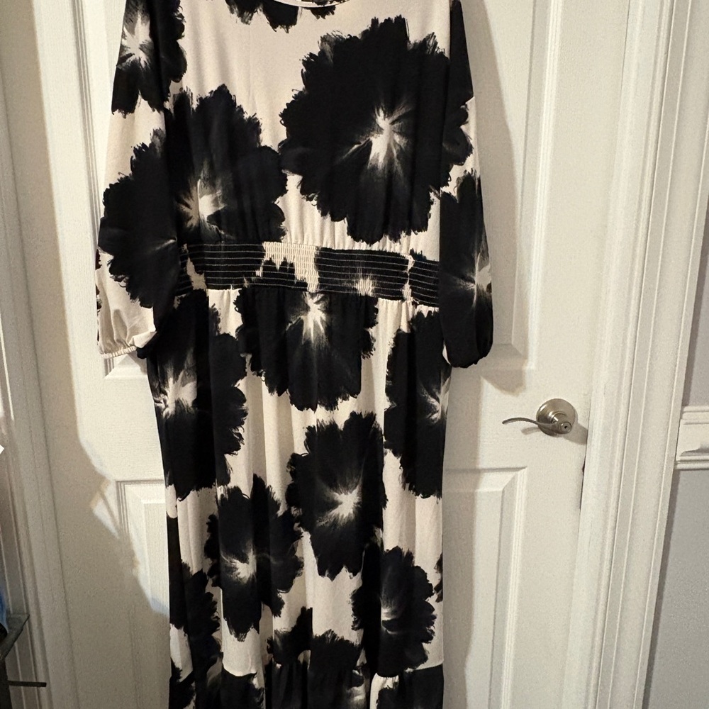 LuLaRoe Black and White Floral Long Sleeve Dress